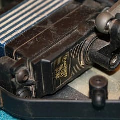 Servo on a Kyosho Lazer ZX-6 - How to Covert Servo Torque kg-cm to oz-in